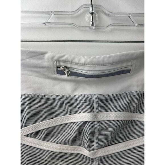 Lululemon Women's Size 6 Capri Pants Leggings Gray & White Striped - Picture 13 of 13